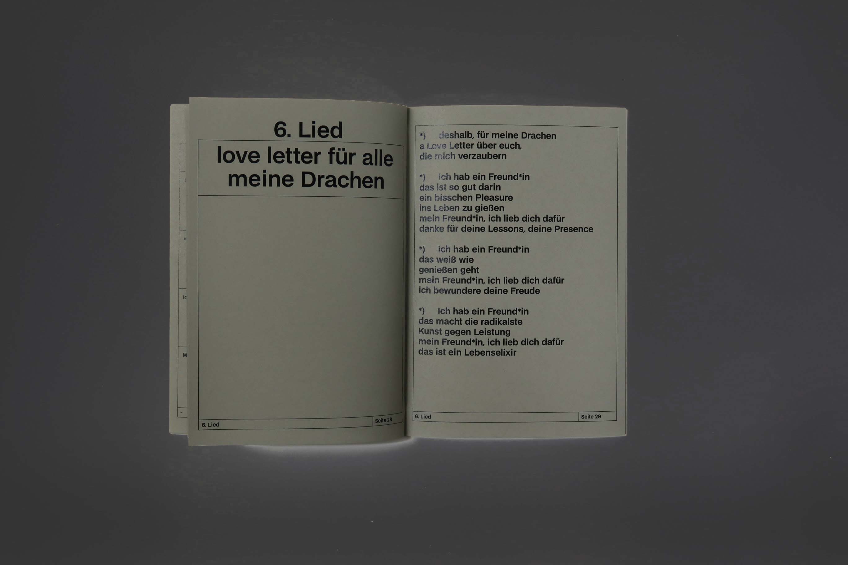 Publication: Knutschen ist wichtiger als Deutschland