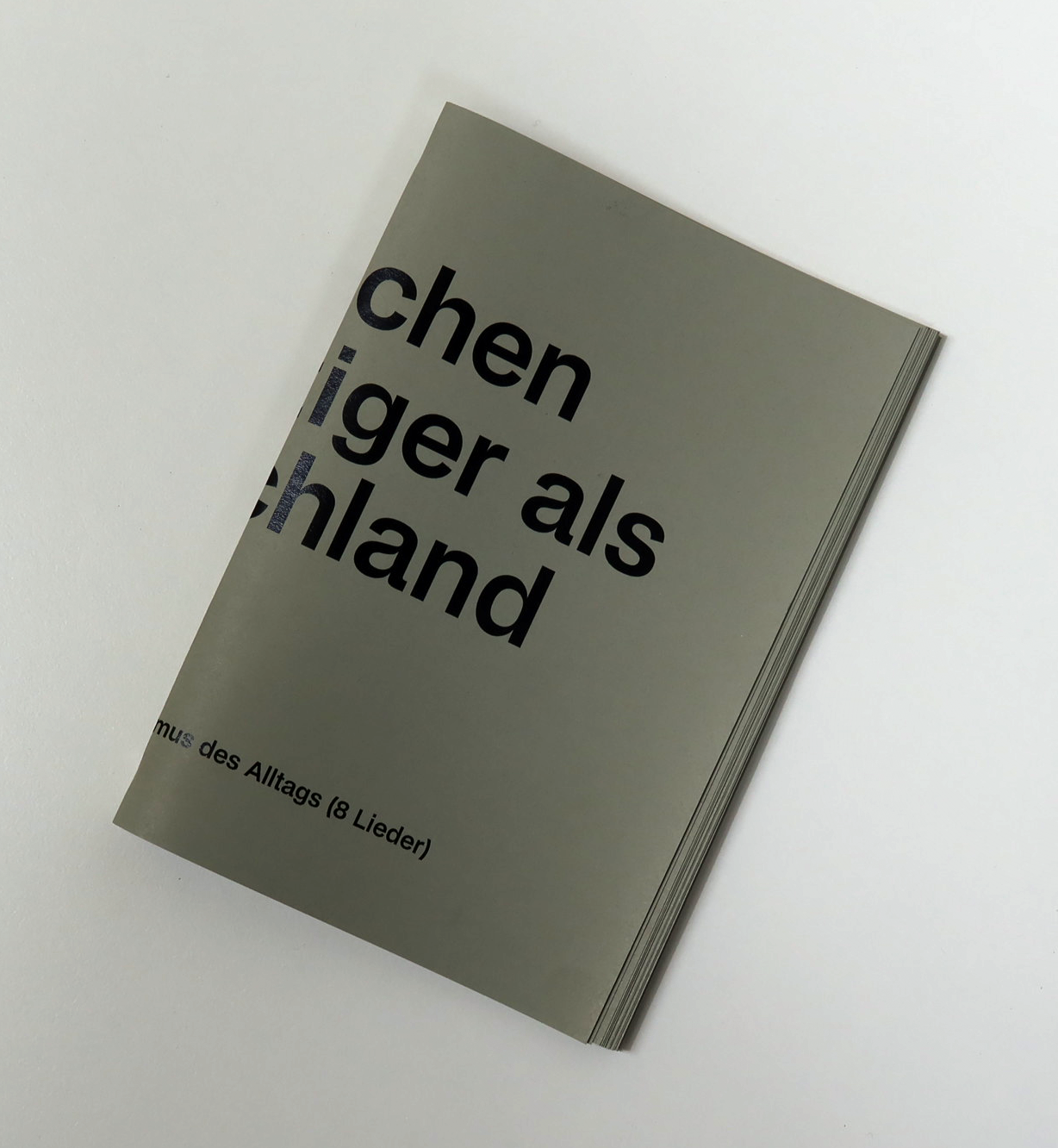 Publication: Knutschen ist wichtiger als Deutschland